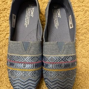 TOMS Y shoe